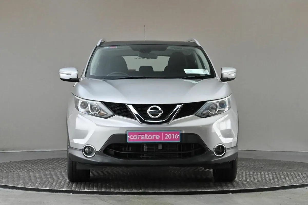 Nissan Qashqai 1.2 SV CVT MY16 **GLASS ROOF**SAT N - Image 2