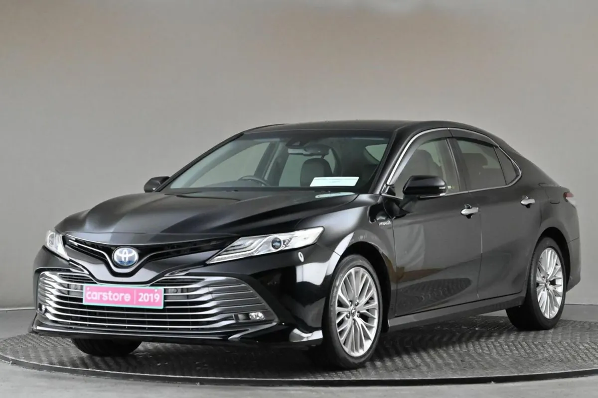 Toyota Camry 2.5 HYBRID **FULL LEATHER**HEAD-UP DI - Image 3