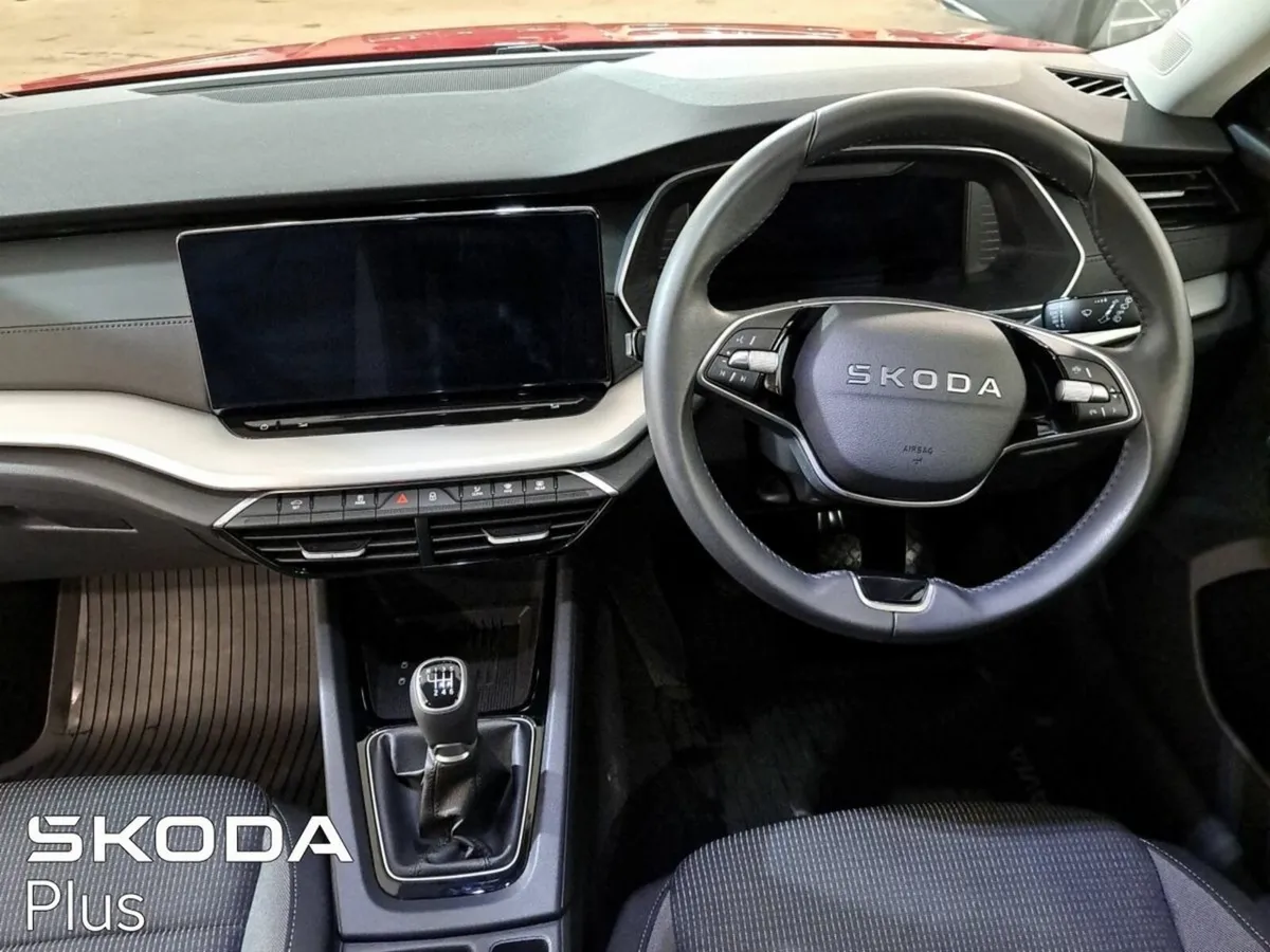 Skoda Octavia Selection 1.5TSI 115HP - Image 4