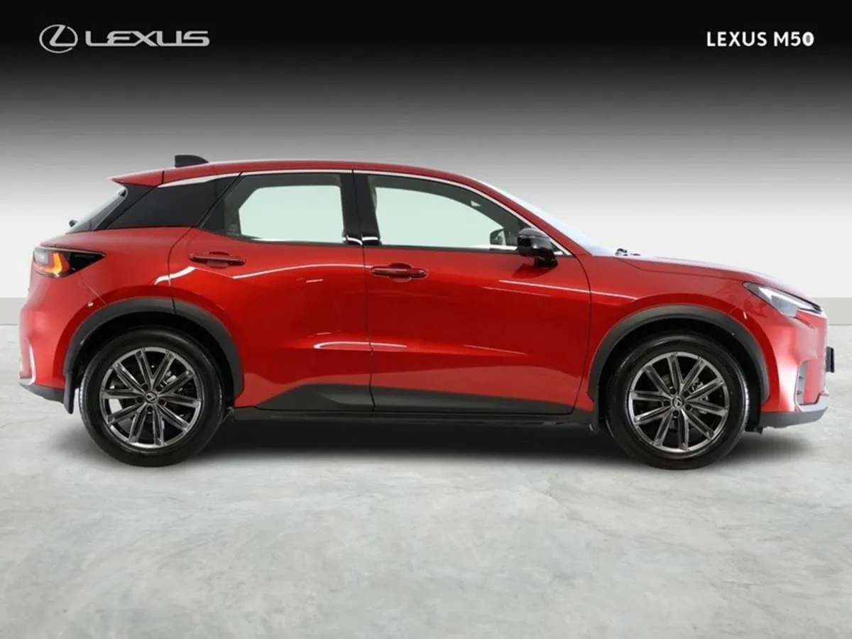 Lexus LBX Elegant - Image 4