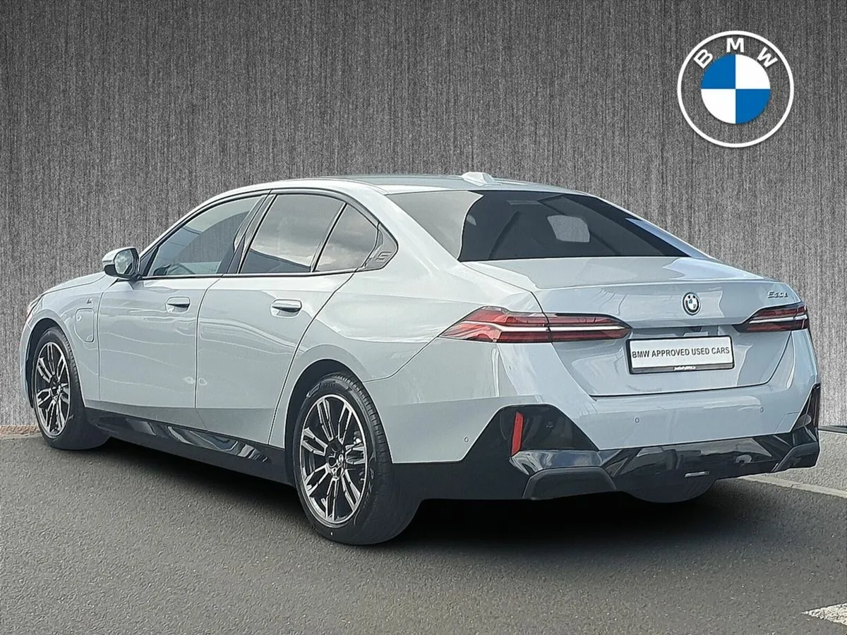 BMW 5-Series 530e M Sport Saloon - Image 3