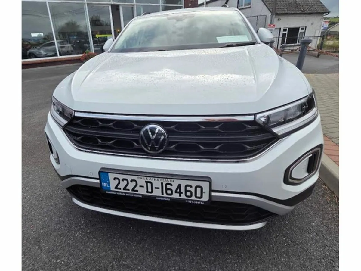Volkswagen T-Roc LIFE 1.0 TSI MANUAL 6SPEED FWD 11 - Image 4