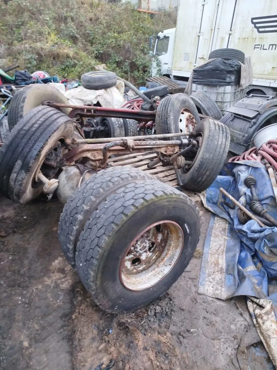 Volvo Fl6 14, mercedes atego 1317 axles - Image 1