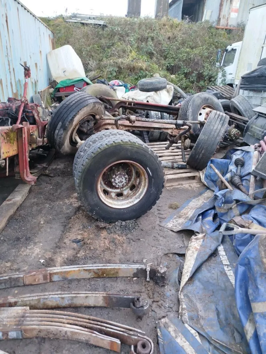 Volvo Fl6 14, mercedes atego 1317 axles - Image 2