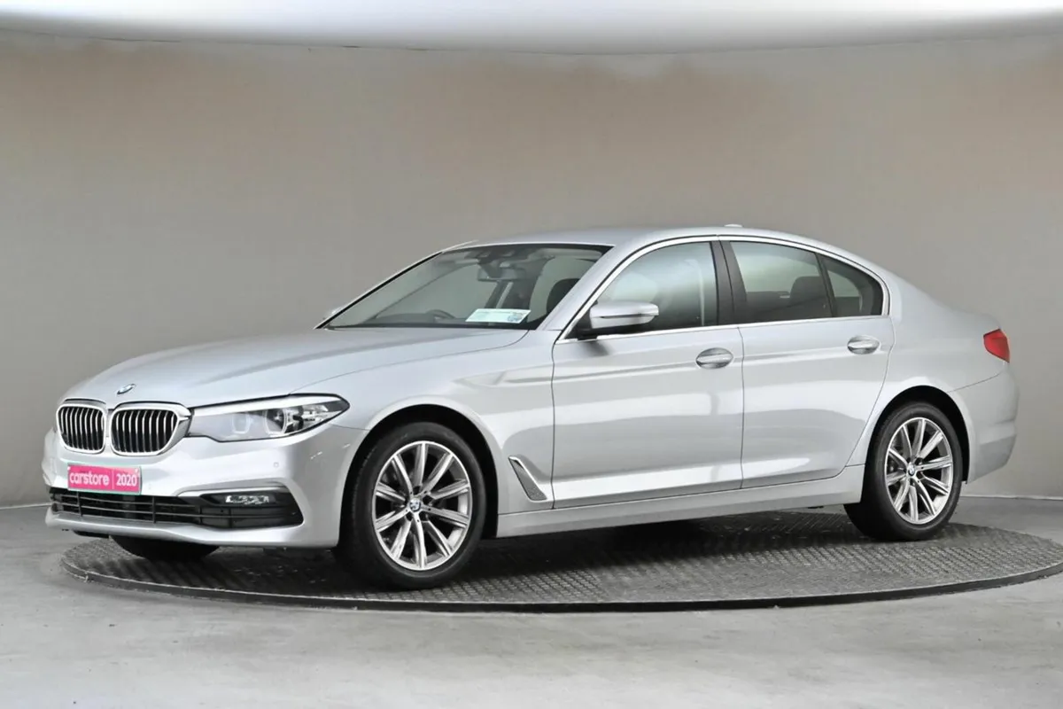 BMW 5-Series 520D SE LOW MILEAGE - Image 4
