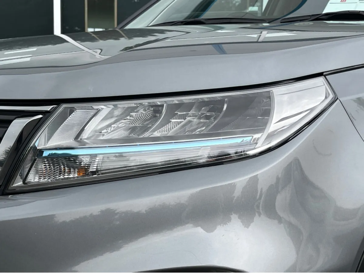 Suzuki Vitara 1.4 BOOSTERJET HYBRID S SZ5 5DR - Image 2