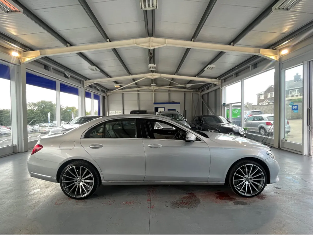 Mercedes-Benz E-Class 220 D 4DR AUTO - Image 4