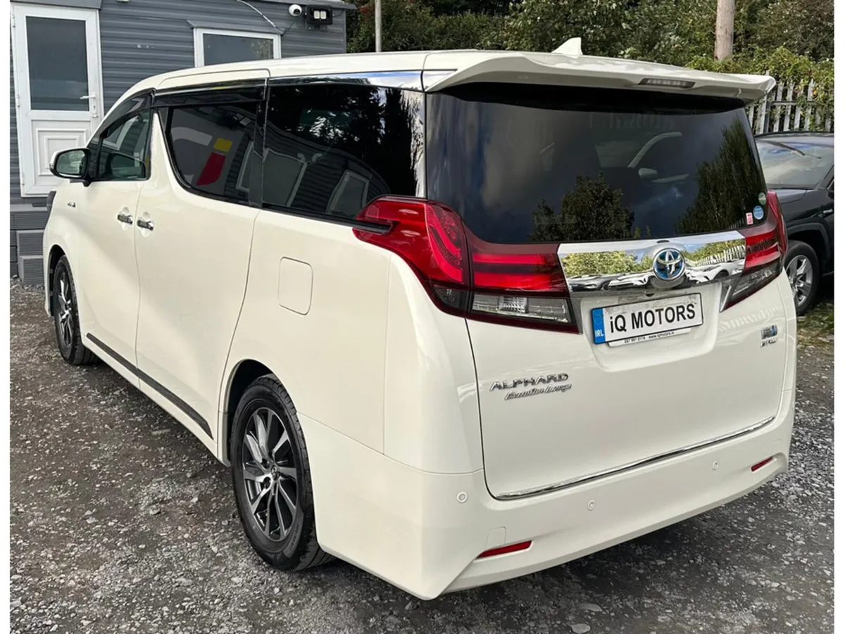Toyota Alphard Executive Lounge 2.5 Petrol Hybrid - Image 4