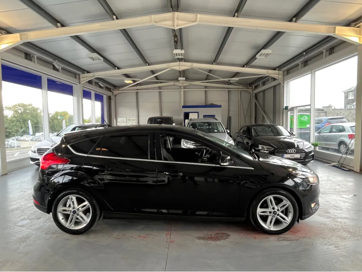 Ford Focus 1.5 TDCI ZETEC 120PS 5DR - Image 4
