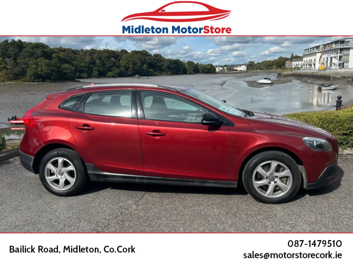Volvo V40 2.0 D2 CROSSCOUNTRY SE 5DR 40 SERIES - Image 3