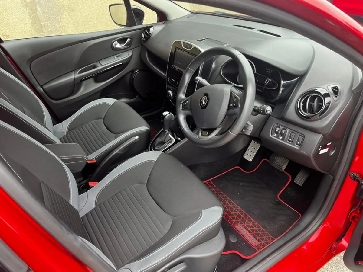Renault Clio 1.2 PETROL AUTOMATIC - Image 4