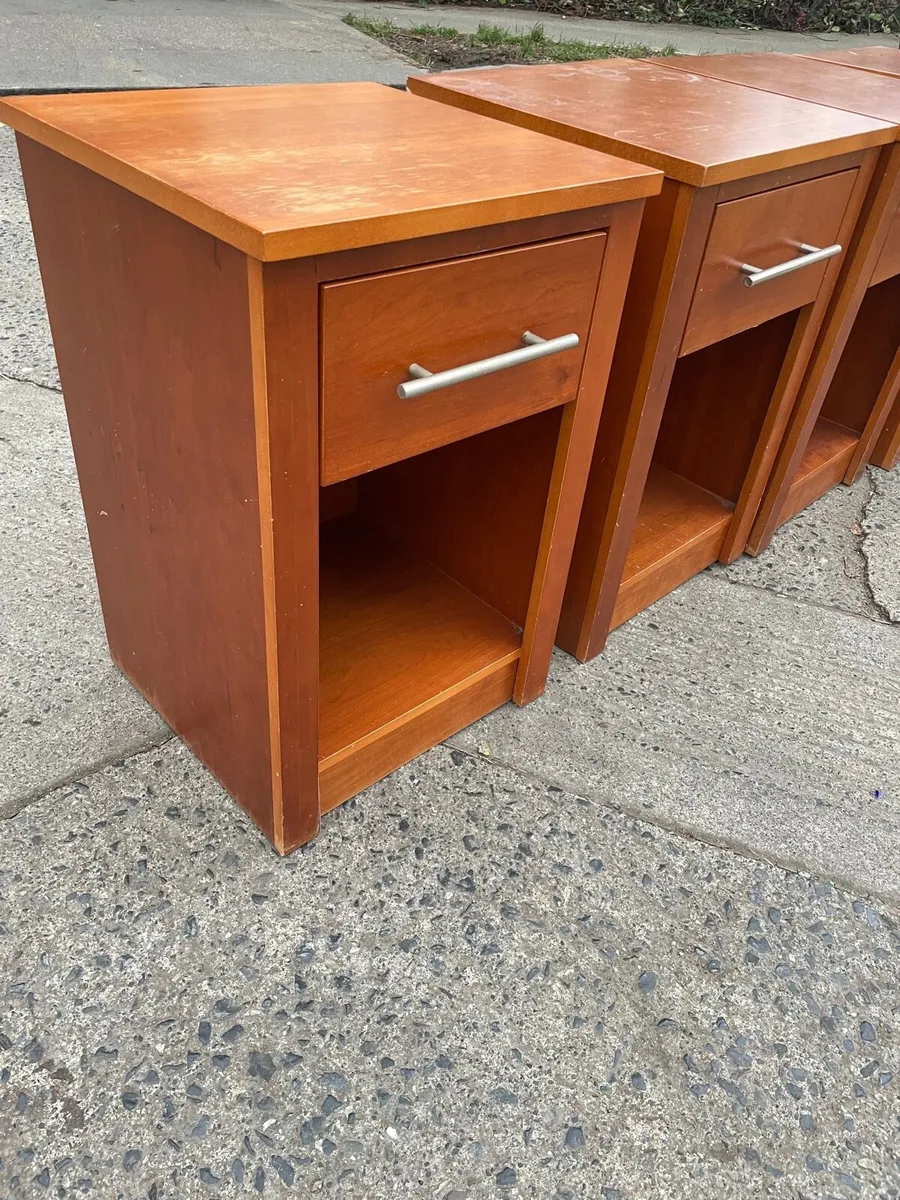 4 matching bedside tables 2 for €60 - Image 3