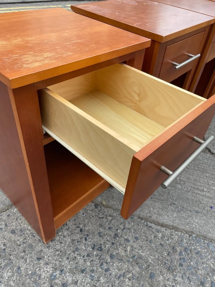 4 matching bedside tables 2 for €60 - Image 4