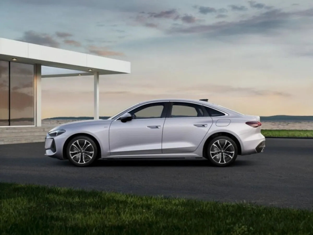 Audi A5 SEDAN SE E-HYBRID QUATTRO 295BHP AUTOMATIC - Image 4