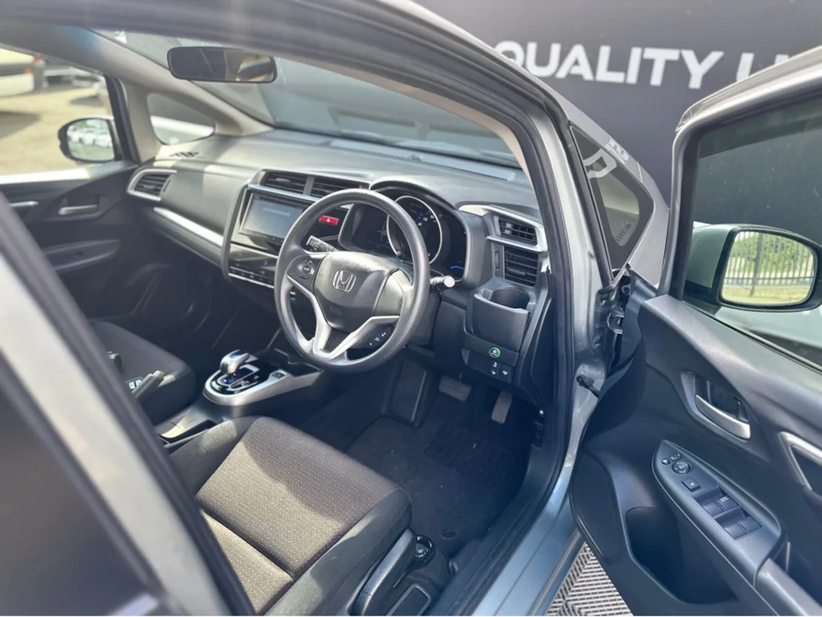 Honda Fit Hybrid - Image 3