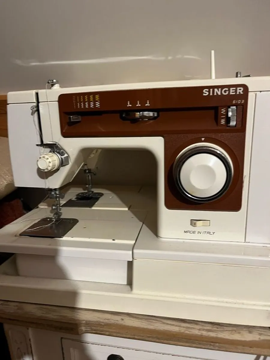Sewing  machines - Image 2