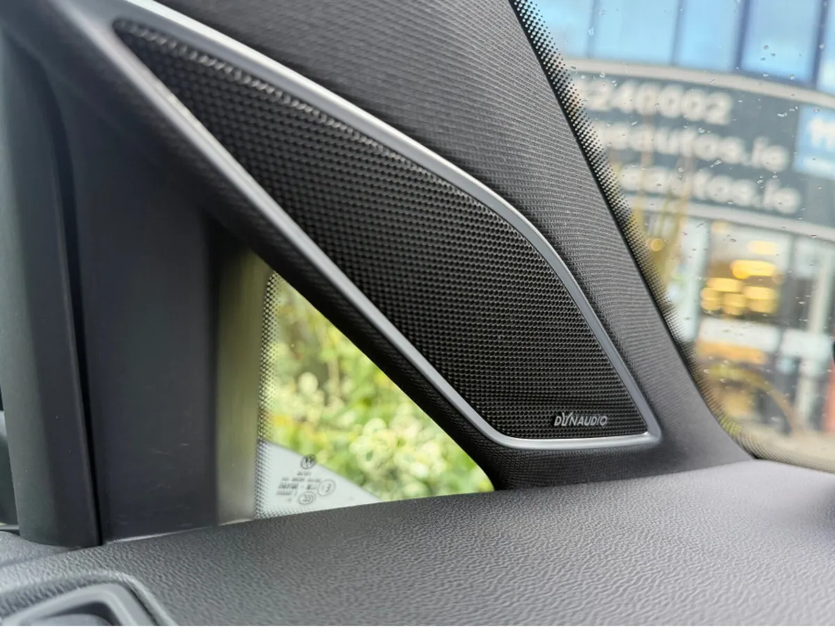 Volkswagen Golf 1.4 HIGHLINE AUTO FULL CREAM LEATH - Image 2