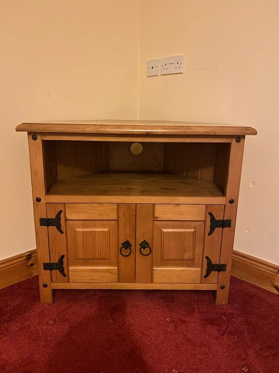 Pine TV Corner Unit - Image 1