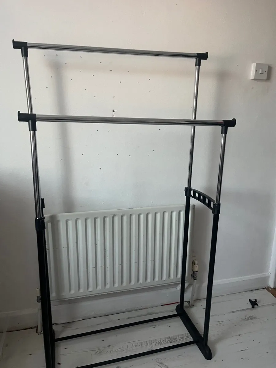 Clothes rail