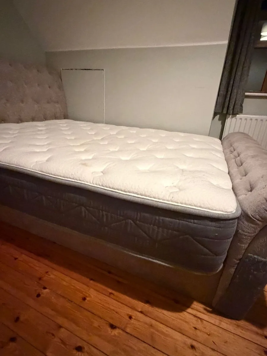 Double bed and mattress - Image 4