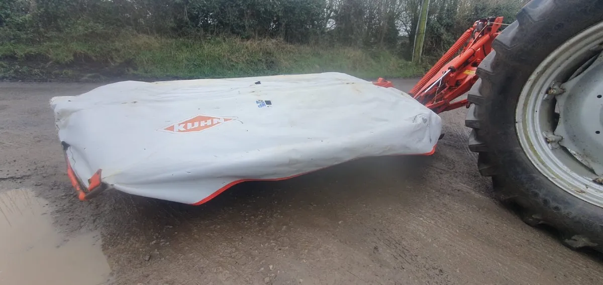 Kuhn 280 nine foot disc mower - Image 3