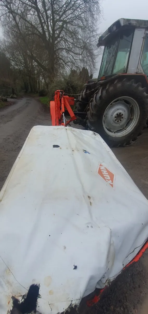 Kuhn 280 nine foot disc mower - Image 4