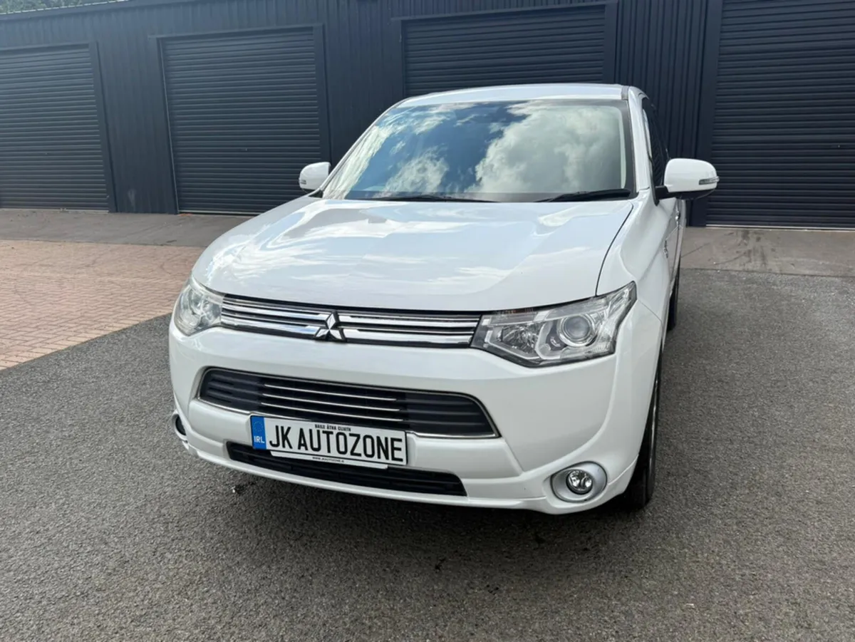 Mitsubishi Outlander 2.0 PHEV G HYBRID 4WD - Image 3