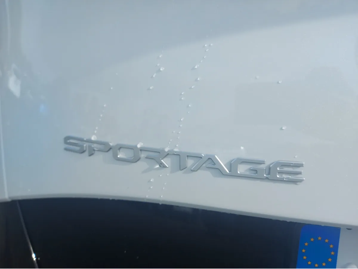 Kia Sportage PHEV ANNIVER - Image 4