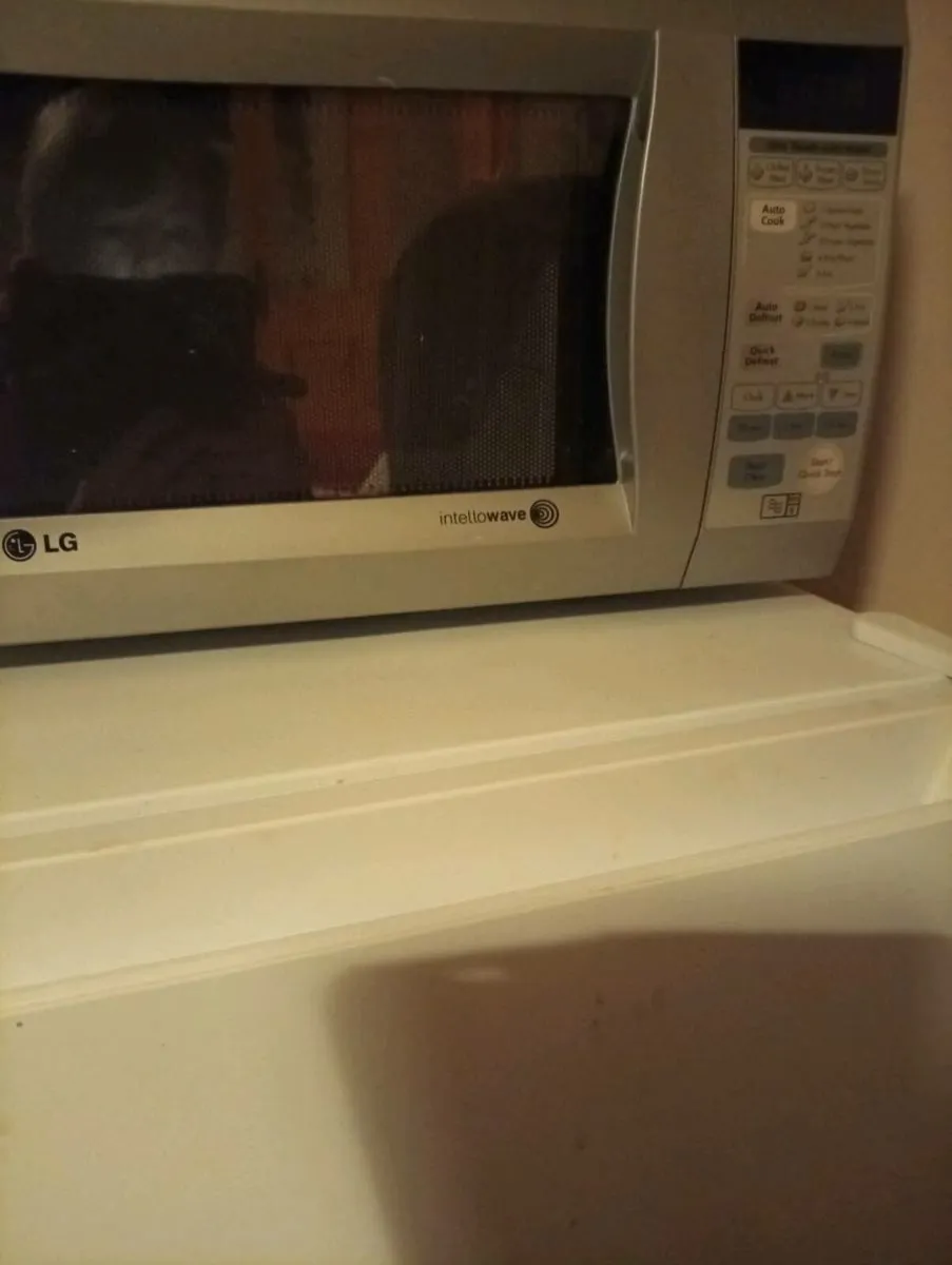 Microwave - Image 2