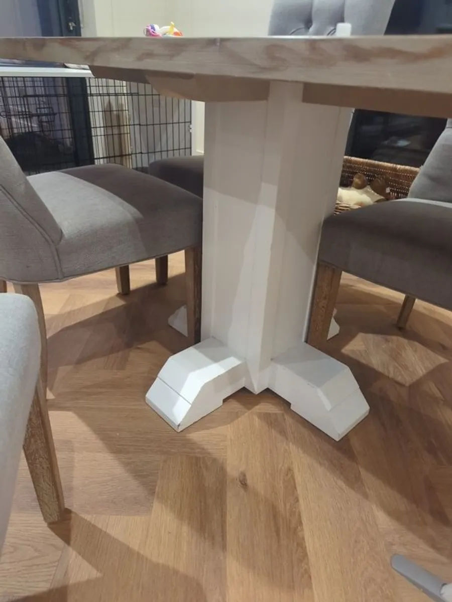 Bespoke kitchen table + 4 kitchen chairs - Image 2