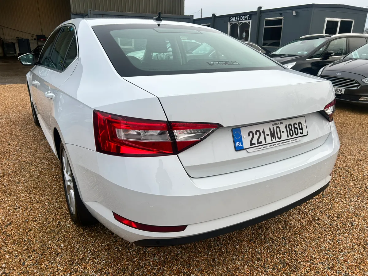 SKODA SUPERB SE 2.0TDI - Image 4