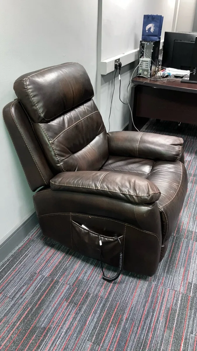 Armchair - Recliner, lift & Tilt - Image 3