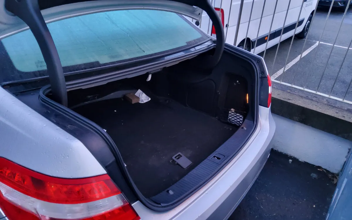 Mercedes-Benz E-Class 2013 - Image 3