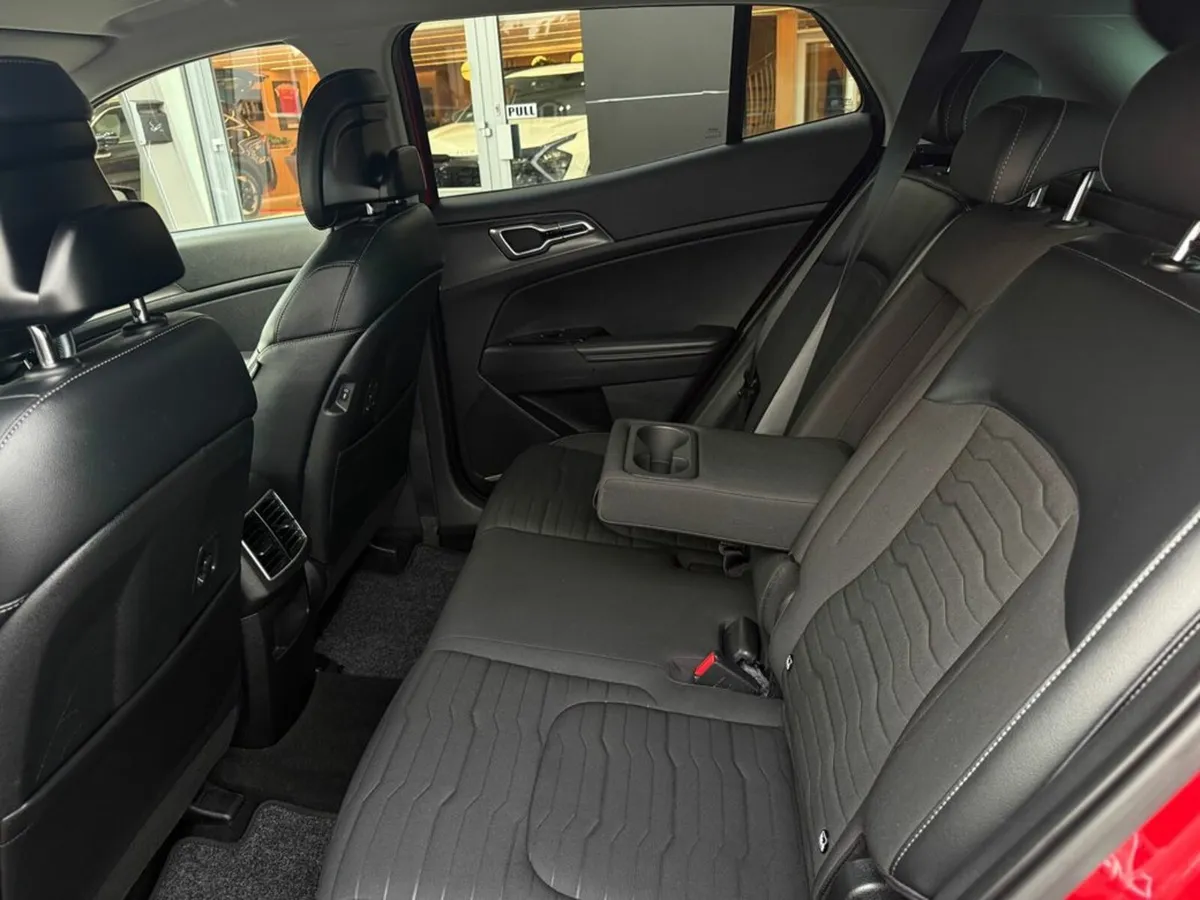 Kia Sportage Manual 5DR - Image 4