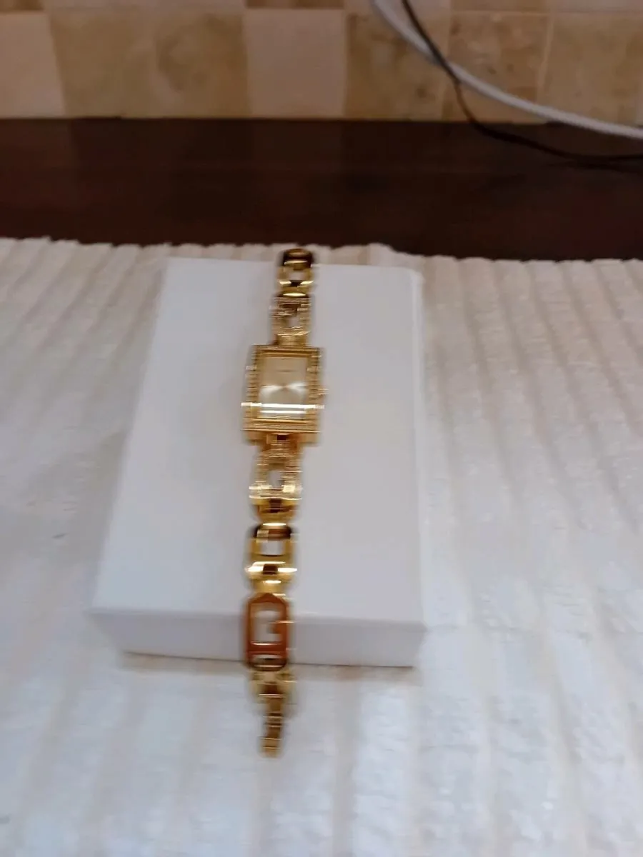 GUESS LADIES WATCH - Image 1