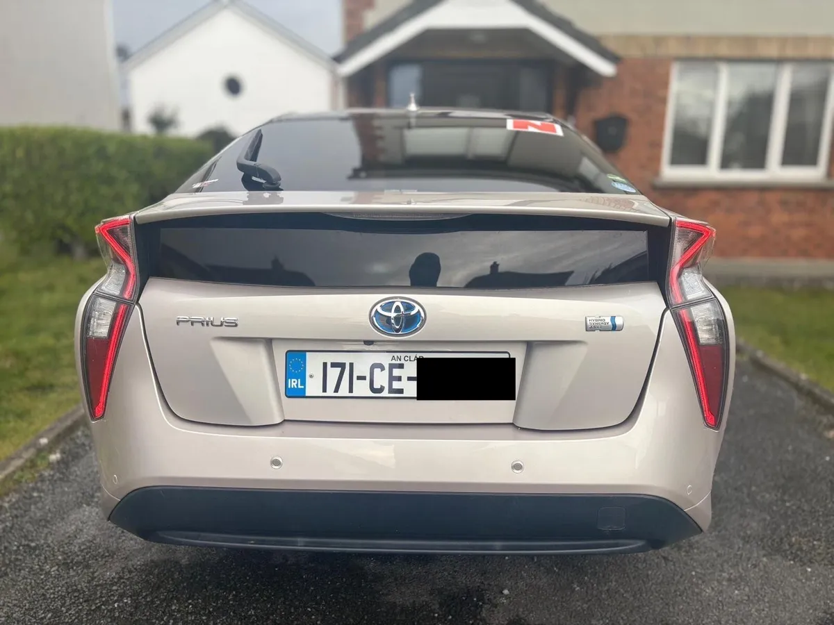 Toyota Prius 2017 - Image 3