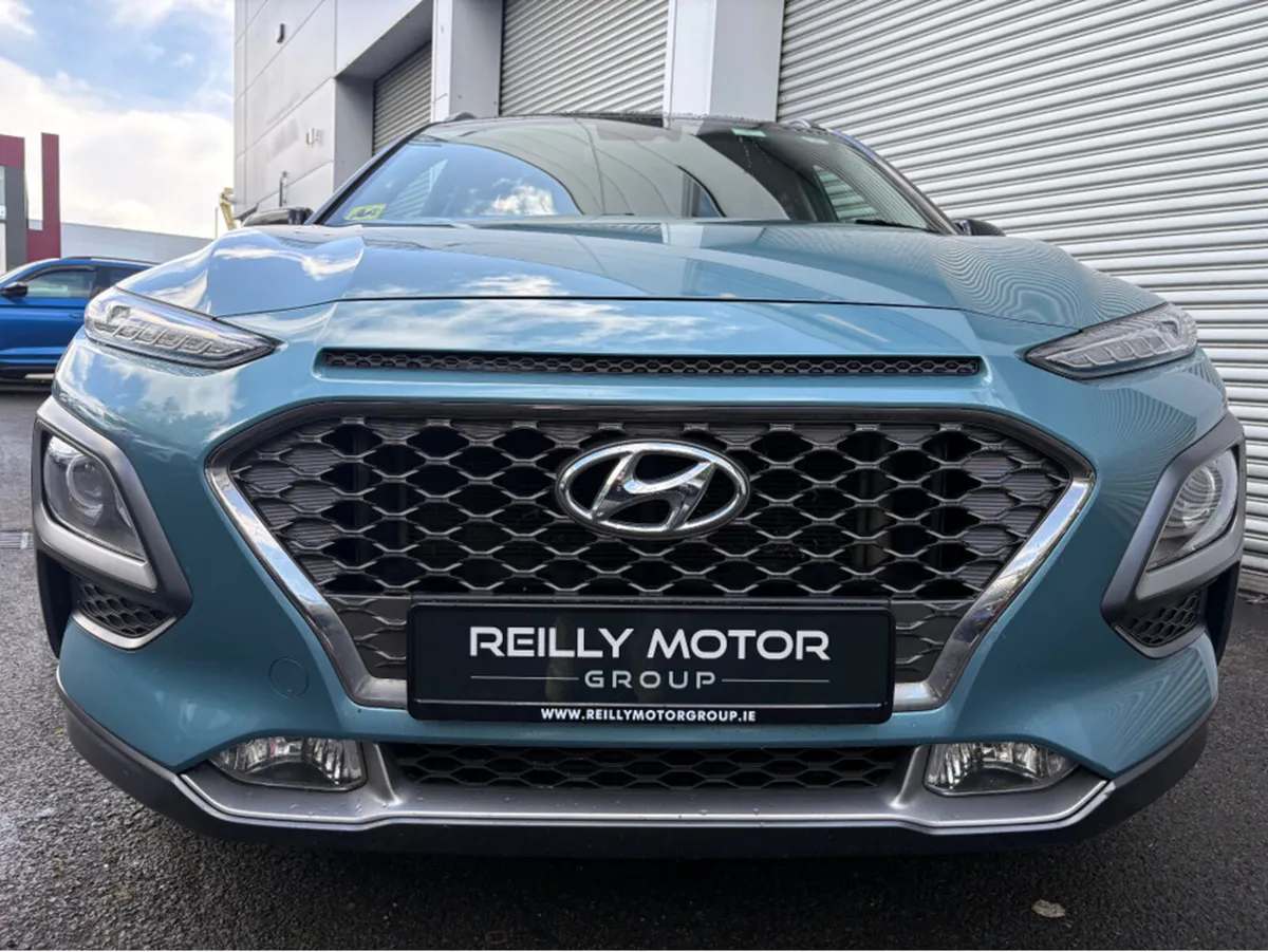 Hyundai KONA 1.6 DIESEL EXECUTIVE 2 TONE - Image 2