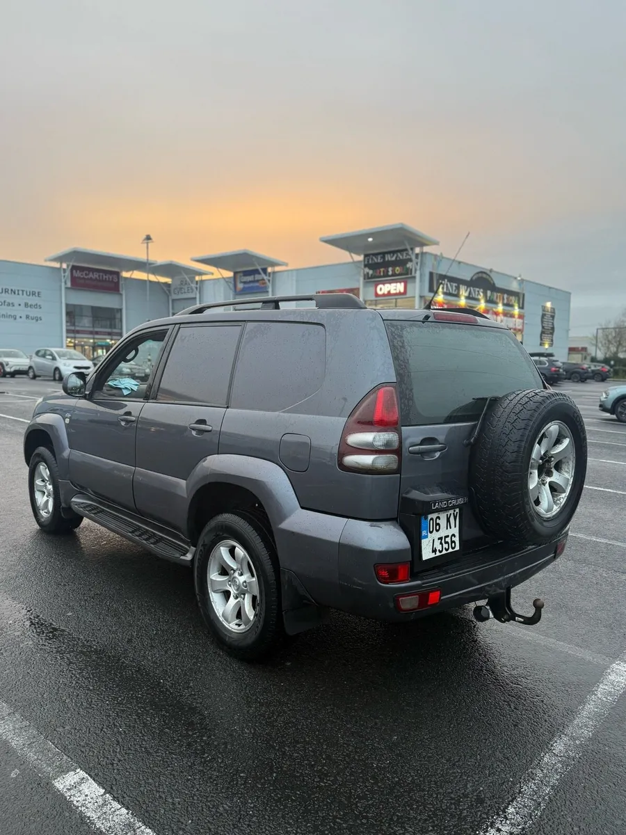 2006 Land Cruiser - Image 3