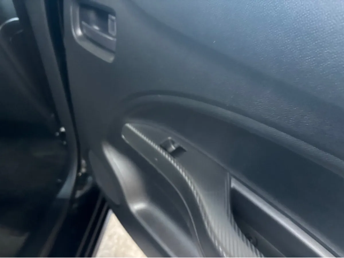 Mitsubishi Space Star SPAC 5MT INVITE 4DR - Image 3