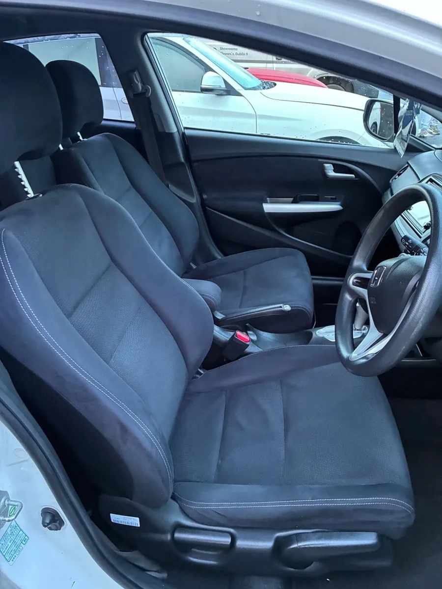 Automatic Honda Insight - 1 year tax & NCT - Image 3