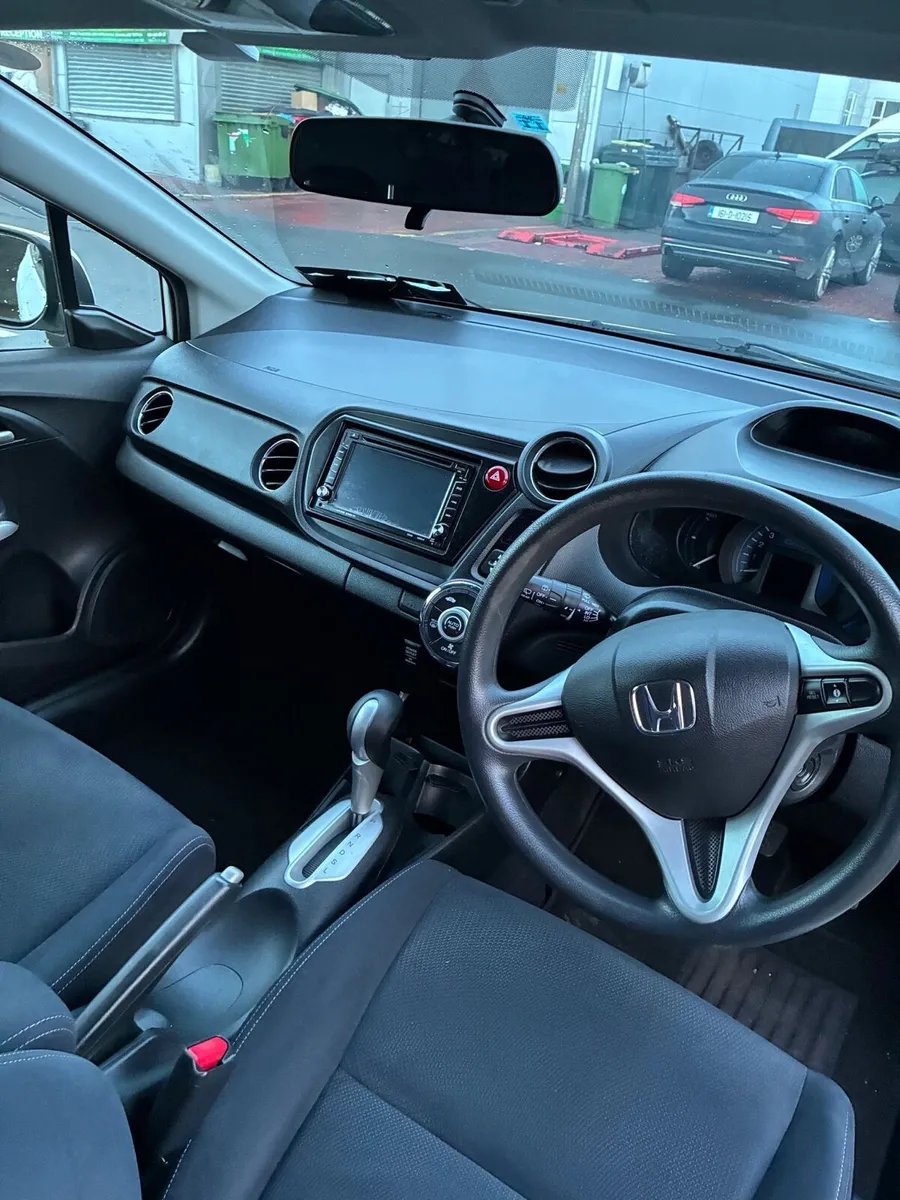 Automatic Honda Insight - 1 year tax & NCT - Image 4