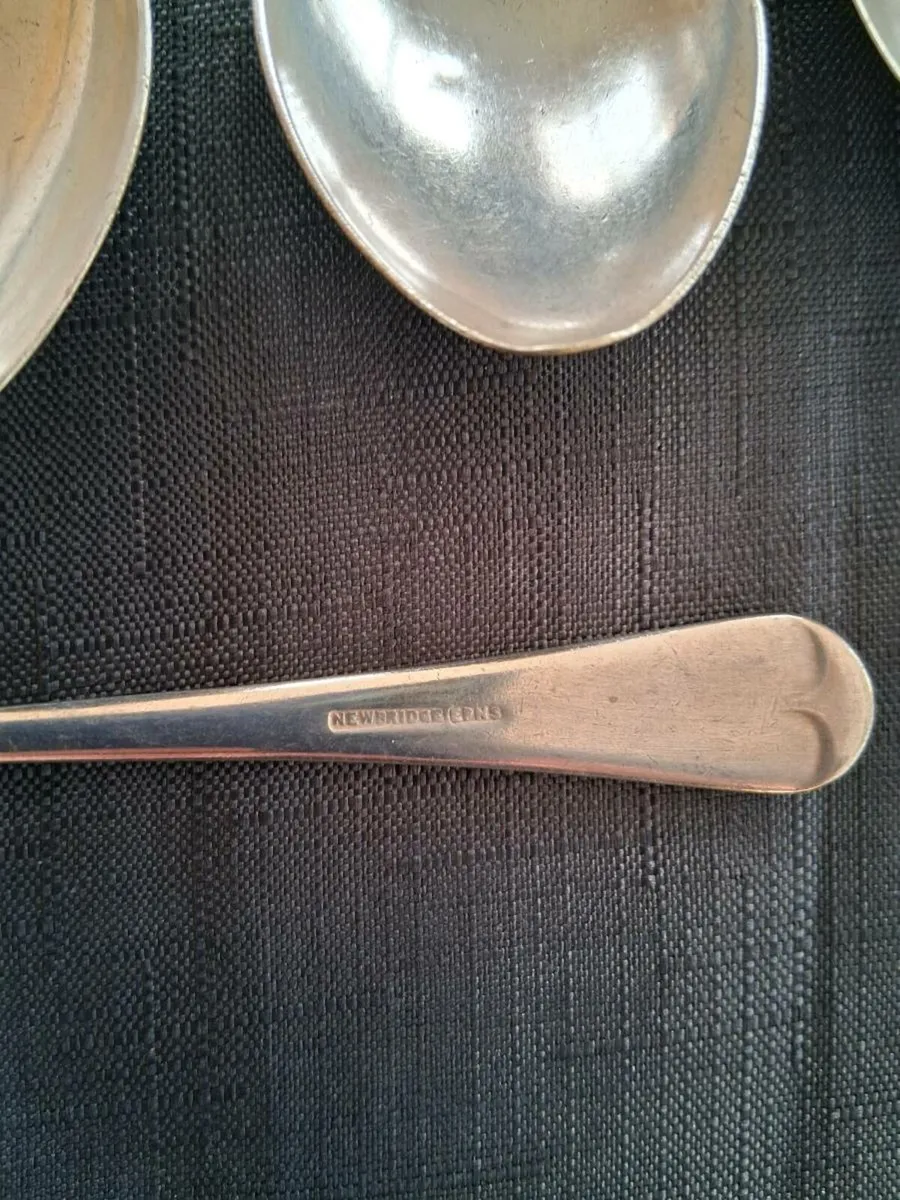 17 Old Silver Plated Dessert Spoons - Image 2