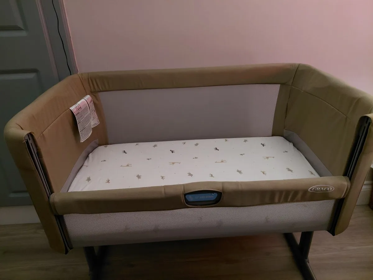 Next to me crib and sheats - Image 2