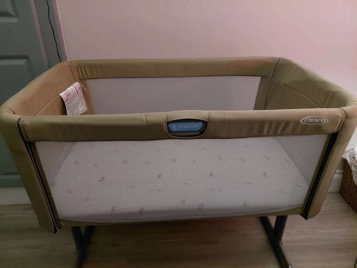 Next to me crib and sheats - Image 3