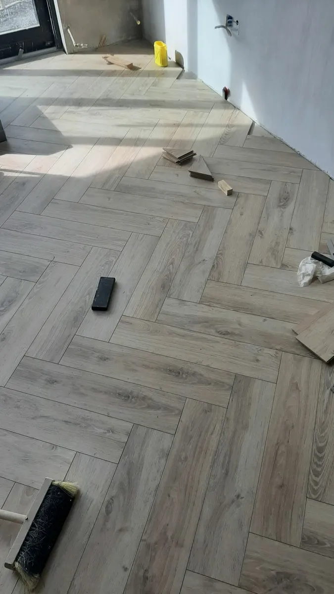 Laminate floor fitter - Image 4