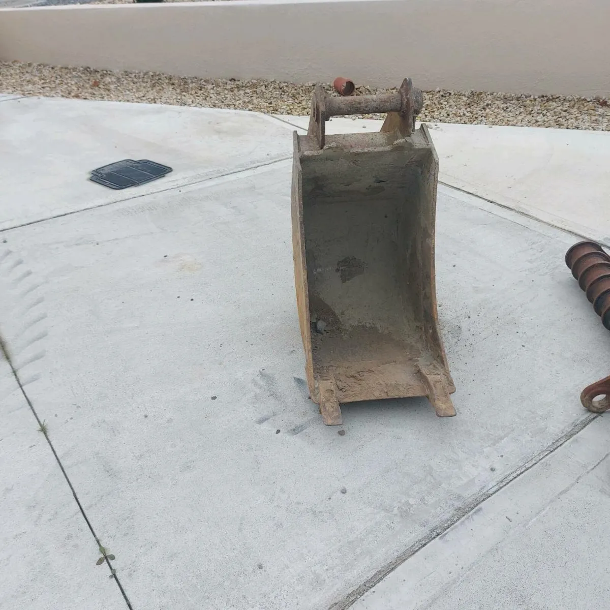 Pallet forks.  Bucket  lawn rake - Image 2