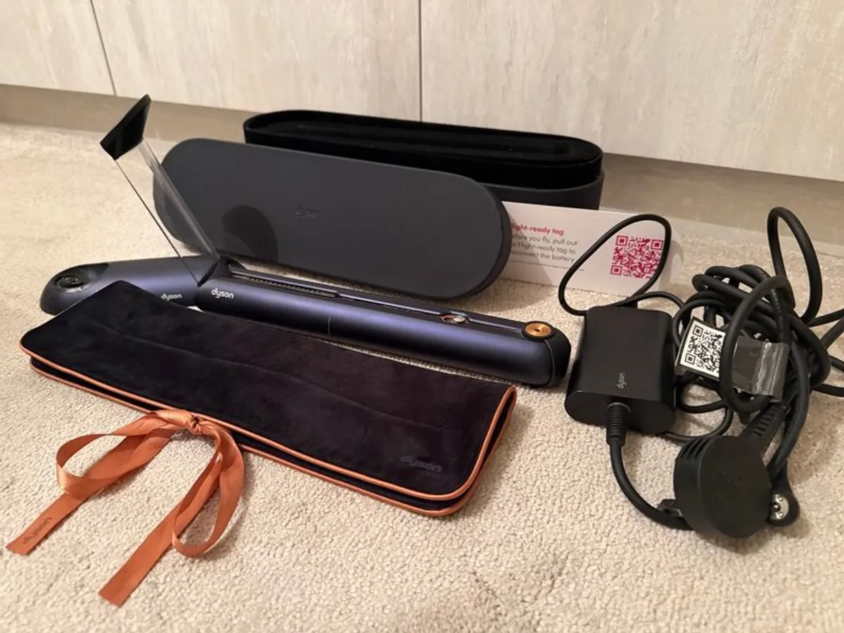 Dyson Coralle hair straightener - Image 1