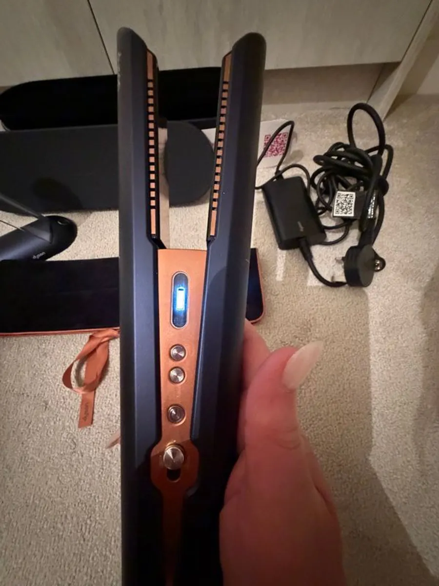 Dyson Coralle hair straightener - Image 4