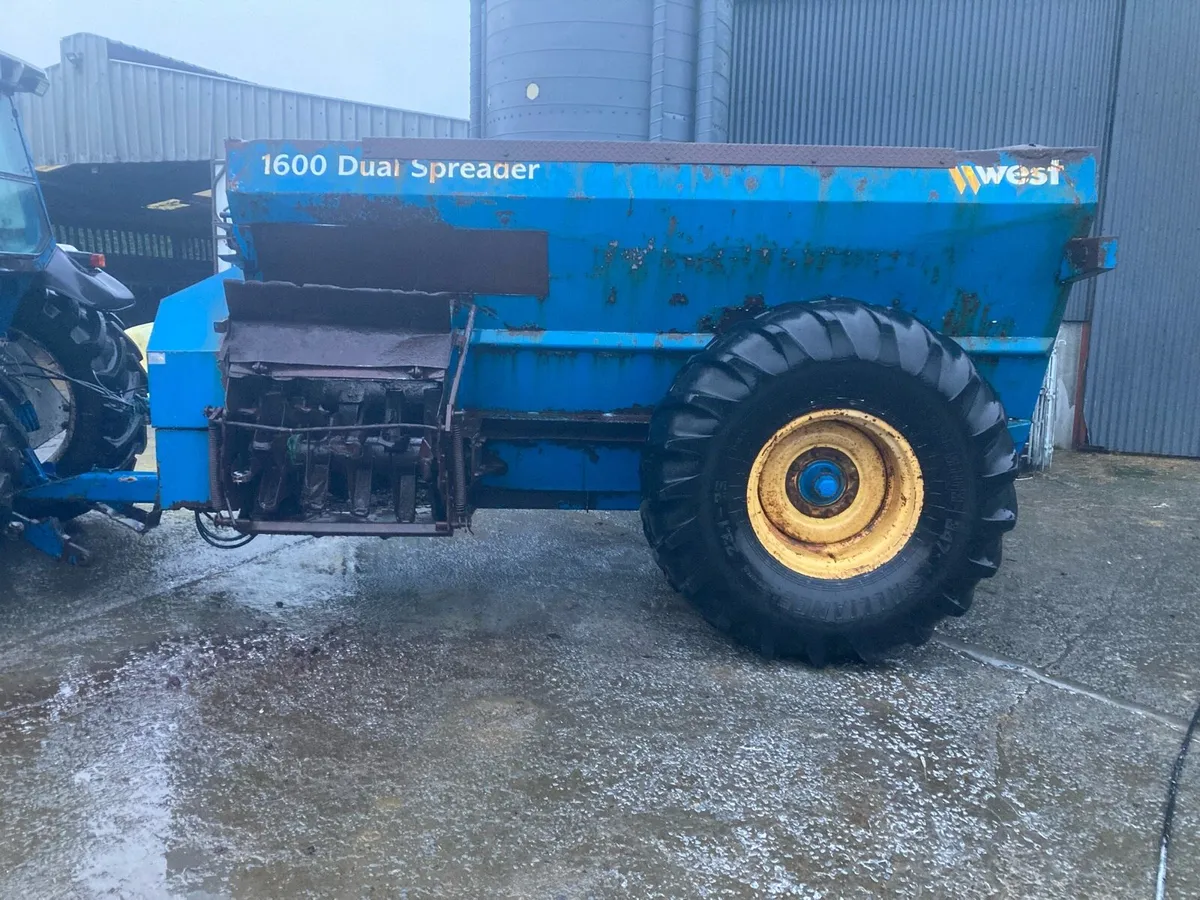 West 1600 dual manure spreader , - Image 1
