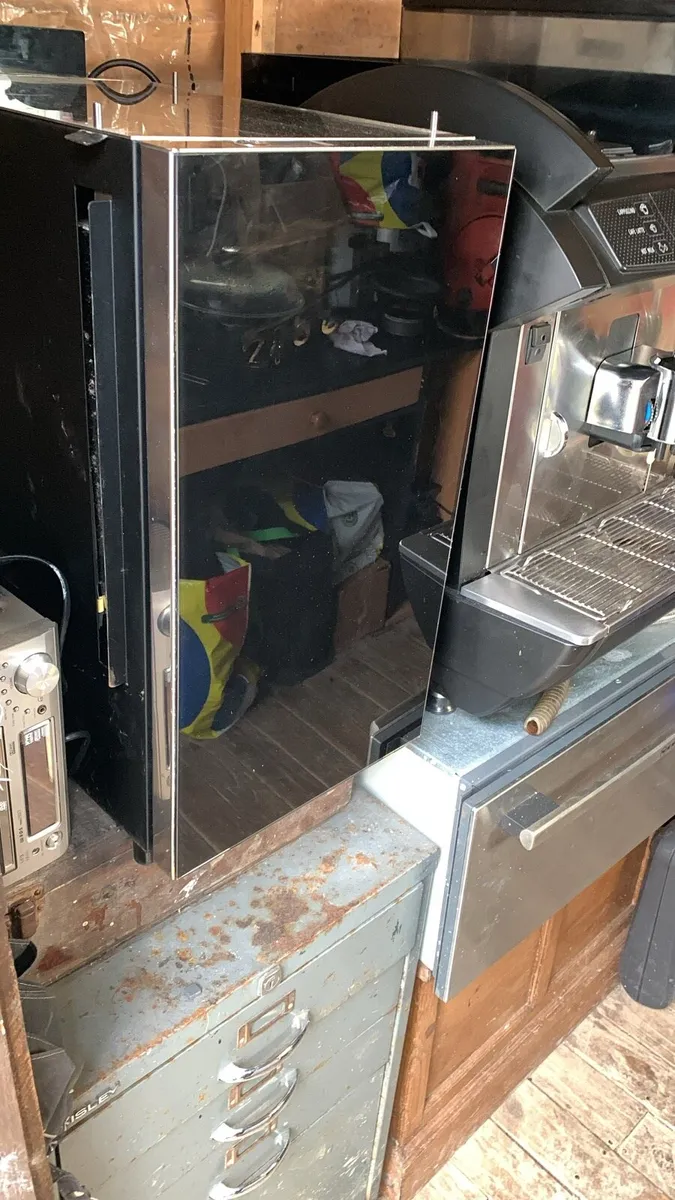 Milk fridge - Image 1